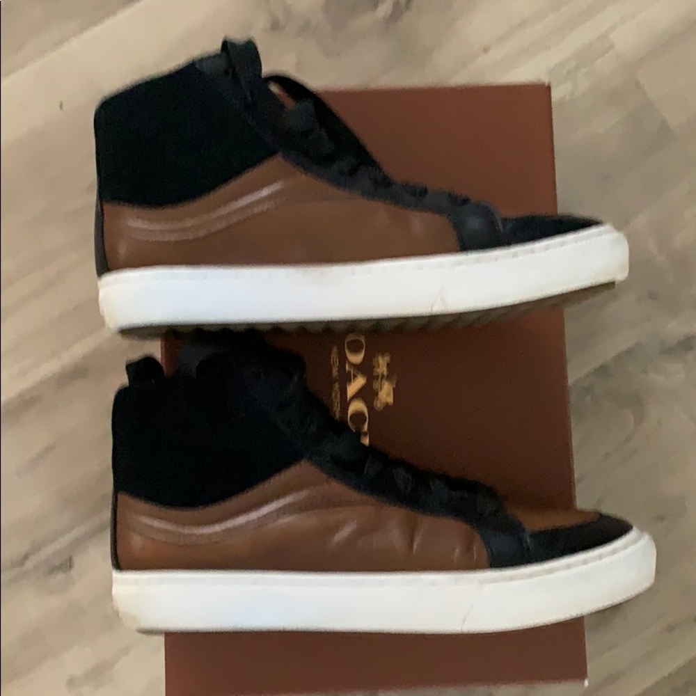 Coach men’s size 7 high top leather sneakers. - Picture 4 of 7